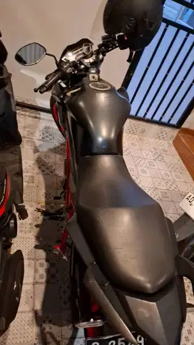 CB 150 R street fire 2016
