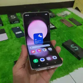 SAMSUNG GALAXY Z FLIP 5 5G SEIN RESMI 256 GB MULUS MINUS TOMPEL KECIL