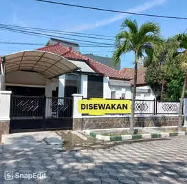 DISEWAKAN RUMAH TERAWAT & BERSIH BARUK PONDOK NIRWANA