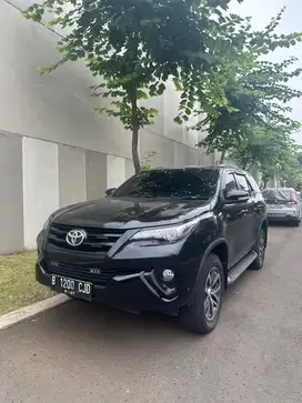 Toyota Fortuner VRZ TANGAN PERTAMA DARI BARU