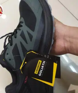 Sepatu safety baru