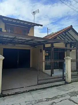 Dijual/Sewa Cepat Rumah Hadap Timur di Margacinta, Buah Batu Bandung