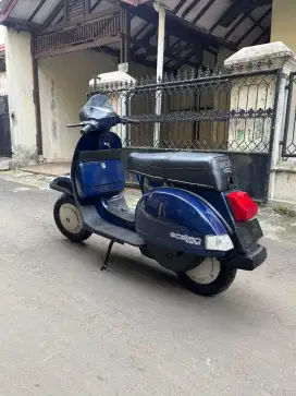 Vespa Excel 150