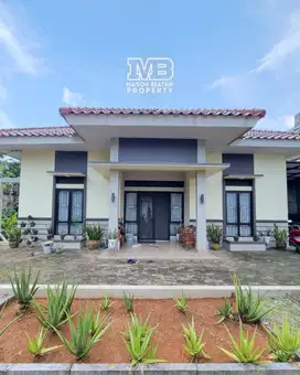 RUMAH BAGUS DENGAN HALAMAN YANG LUAS DAN LOKASI STRATEGIS DI CIATER
