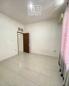 SIAP HUNI RUMAH 2LT RAPIH TERAWAT FREE AC DI GRIYA LOKA UNDER 1M AN