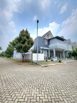 Rumah Hook ada Swimming Pool Dijual Hrga Nego di Bintaro 15360Ad