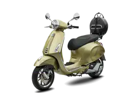 Vespa Primavera & Giorni