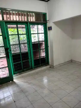 Di Sewakan Rumah Bagus Di Griya Pratama VI Kelapa gading