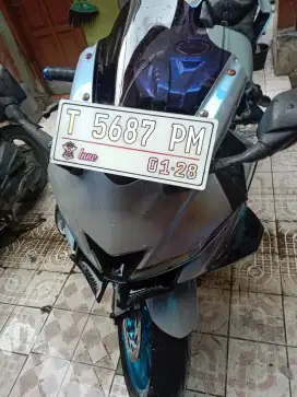 Di jual apa adanya motor Yamaha R15 th 2018