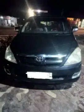 Mobil Innova type V tahun 2004 hitam