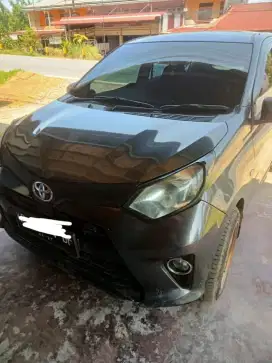 Mobil Calya tipe G tahun 2017 warna Hitam