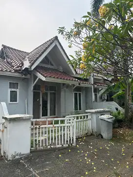 Dijual BU harga murah Rumah di cluster taman bromo Lippo Karawaci,Tang