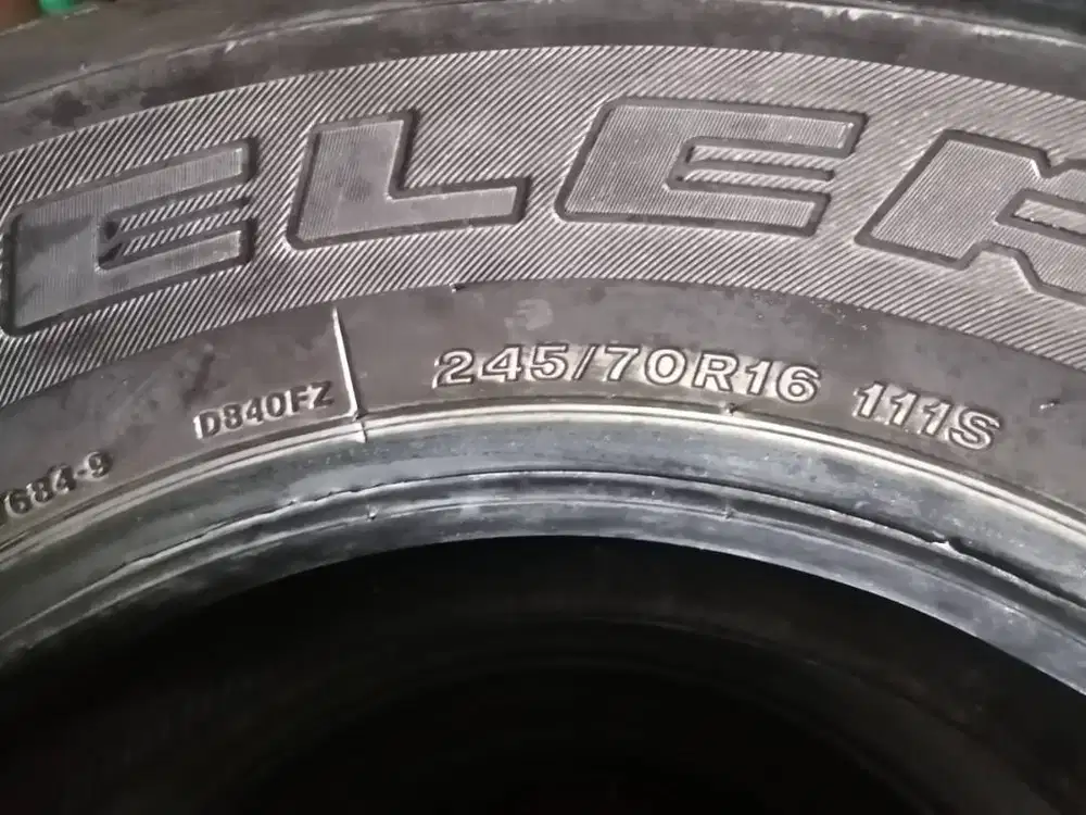 Ban (1 buah) Bridgestone Dueler HT 245-70-R16,