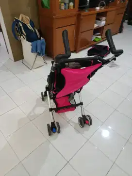 Stroller bayi bagus ada penutup nya
