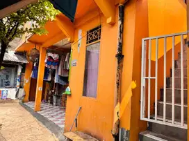 Dijual Rumah Kontrakan 2 Pintu + Kos 4 Pintu