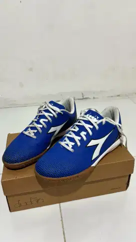 SEPATU FUTSAL DIADORA SIZE 42