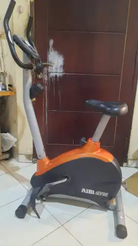Sepeda statis untuk olah raga
