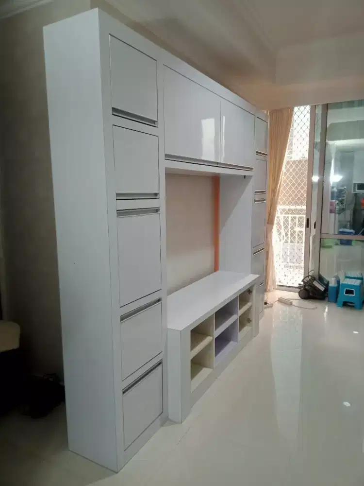 TUKANG KAYU DAN HPL