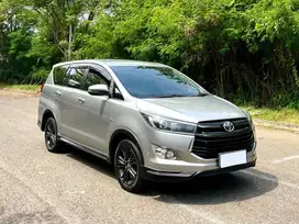 TOYOTA INNOVA VENTURER 2.0 AT TH 2017