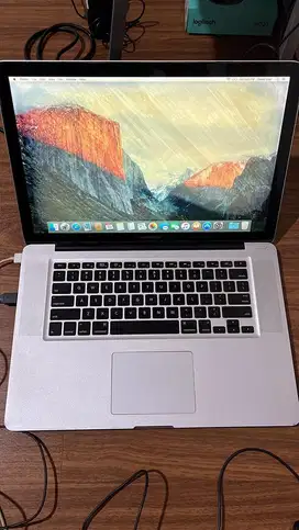 Macbook pro core 2duo 2,6Ghz ram 4gb ssd 256gb plus 1terra 15”