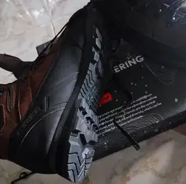 Sepatu gunung eiger baru sekali pake