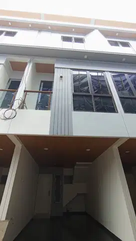 Rumah mewah lokasi premium di pusat kota Jakarta. h