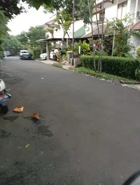 Townhouse Pejaten barat Lt, 384 m / Lb. 425 m , 8,9 M