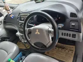 Mitsubishi Grandis 2005 Bensin