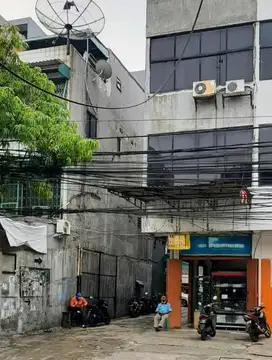 DIJUAL RUKO 4 LANTAI LOKASI MENARIK DAN STRATEGIS DI JELAMBAR