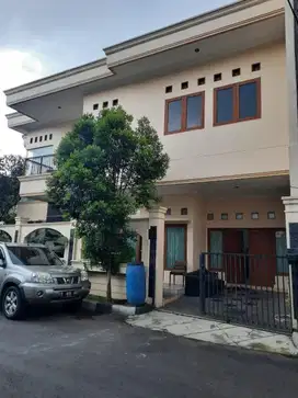 Rumah Mewah Hook Mainroad Ahmad Yani