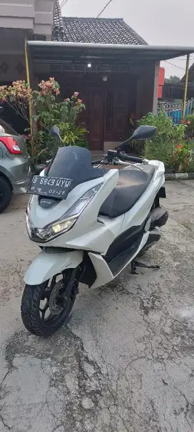 (SALE) honda pcx 160cc 2021 Surat lengkap