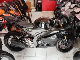 R15 V4 TH 2022 HITAM, DP PROMO 1 JUTA