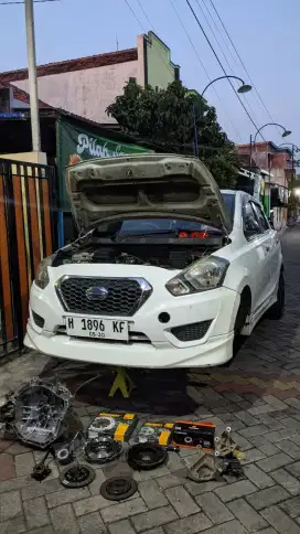 Mekanik mobil panggilan