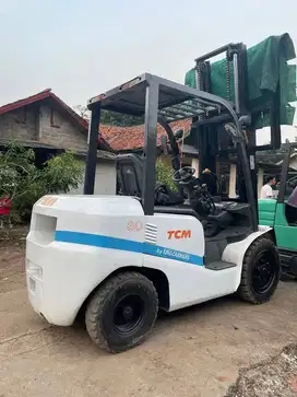 Forklift TCM 3 Ton,Manual,Tiang 3 Meter,Mesin Isuzu C240,Tahun 2015