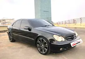 Mercedes Benz C240 Sunroof Tahun 2003 Automatic Hitam Metalik