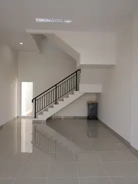 Jual Cepat Ruko Cakep Berlokasi Diarea Bisnis Premium Summarecon, Band