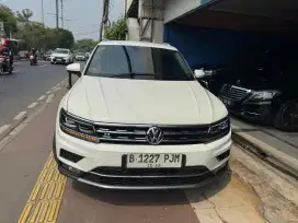 VW tiguan 2017 AT km 80rb service record pajak on no dandan dan PR