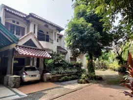 Rumah 2 Lantai (Perlu Renov) di Puri Sriwedari Cibubur.