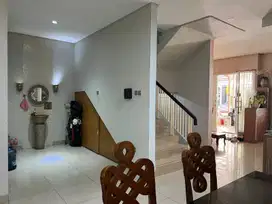 Dijual Rumah Golf Lake 8x20 Full Furnish siap tinggal dan rapih