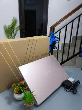 Laptop ASUS VIVOBOOK E14 ROSEGOLD NUMPAD [SSD]
