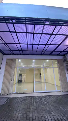 DISEWAKAN - Bangunan Luas Bisa Untuk TEMPAT TINGGAL Atau TEMPAT USAHA