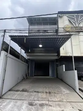 For Rent Ruko 3 Lantai Lokasi Strategis di Mahendradatta