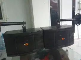 Spiker karoke merk B&T 4 unit dan amply Martin Roland M.A 3000K