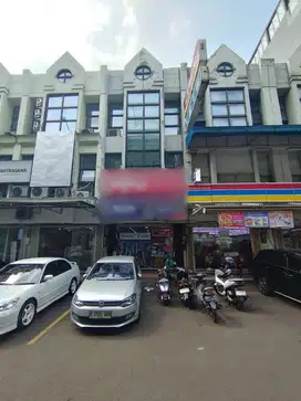 Ruko 3 Lantai Super Strategis di Boulevard Kelapa Gading