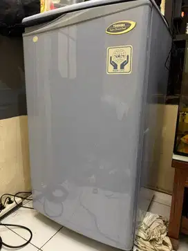 Di Jual Kulkas Toshiba
