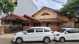 TURUN HARGA: Rumah Di Sebrang Kota Kasablanka di Palbatu Tebet