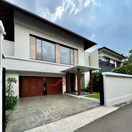 Rumah Lux Lingkungan Bagus Strategis