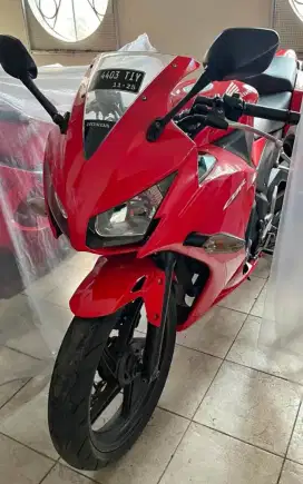 Cbr 250 r k33 2014