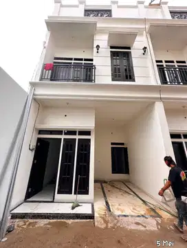 Rumah 2.5 Lt di Condet Dekat Pasar Kramatjati, Toll Cawang, Cililitan