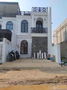 Dijual Rumah 2,5 Lantai Dekat Superindo Gas Alam Cimanggis